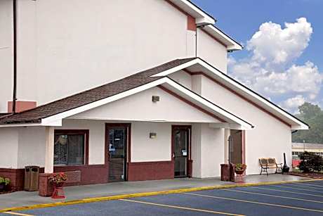 Hillside Inn & Suite