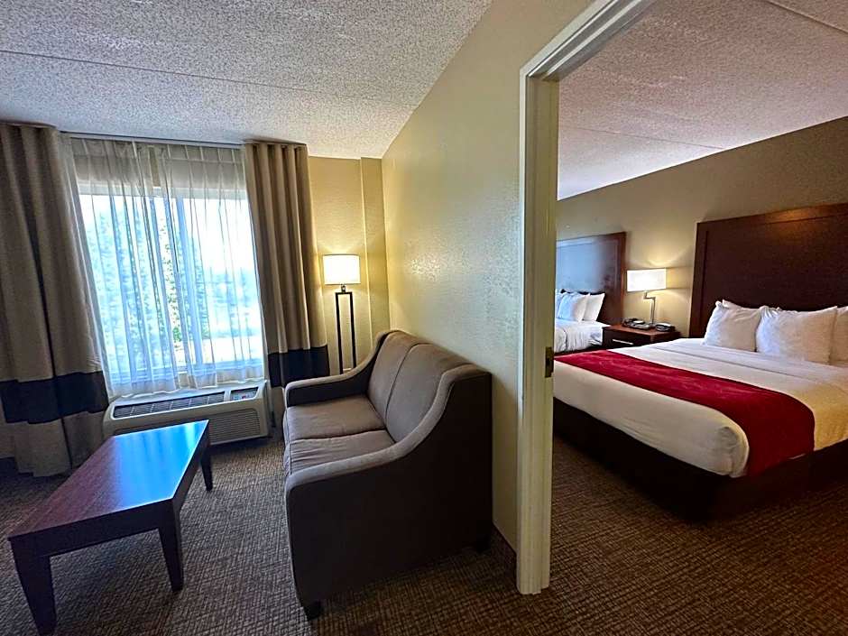Photo 1 of 10 of 1 Bedroom 2 Queen Beds Suite