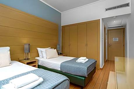 Twin Bed Room