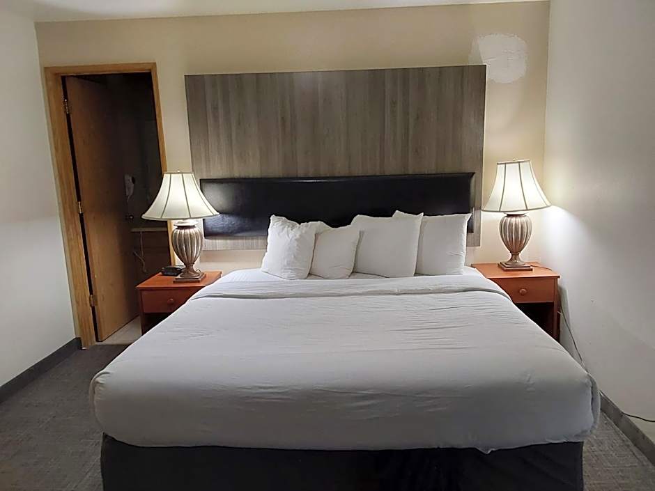 Lavissh Inn and Suites