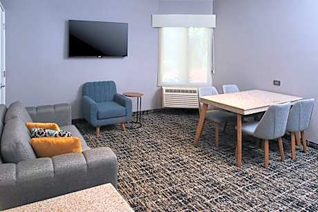 1 Bedroom Suite 2 Double Accessible