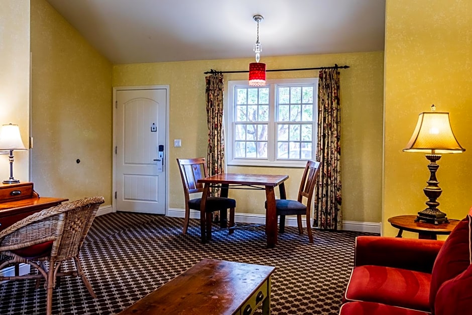 Cambria Pines Lodge