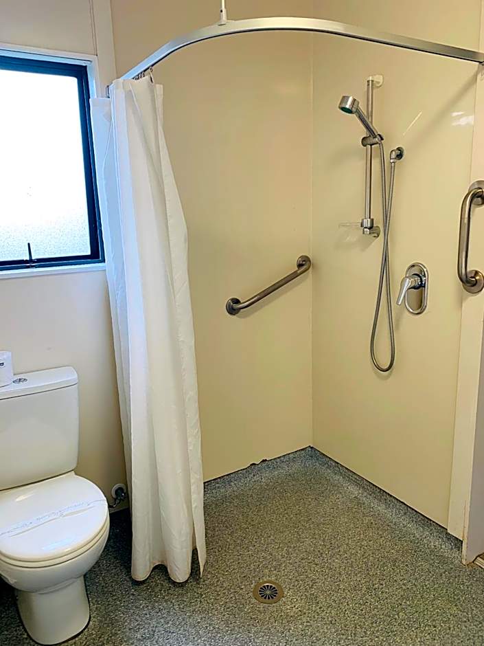 Kingswood Manor Motel