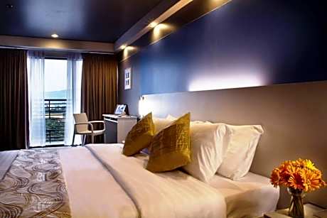 Premium Quadruple Room