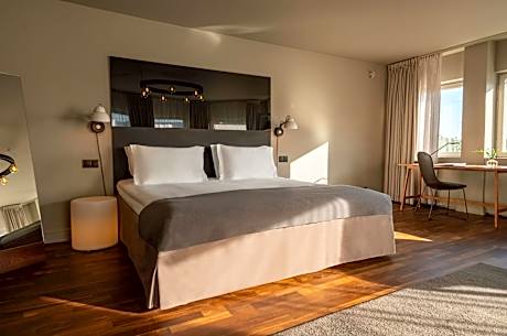 Panorama Suite, Suite, 1 King, Hamngatan Square view