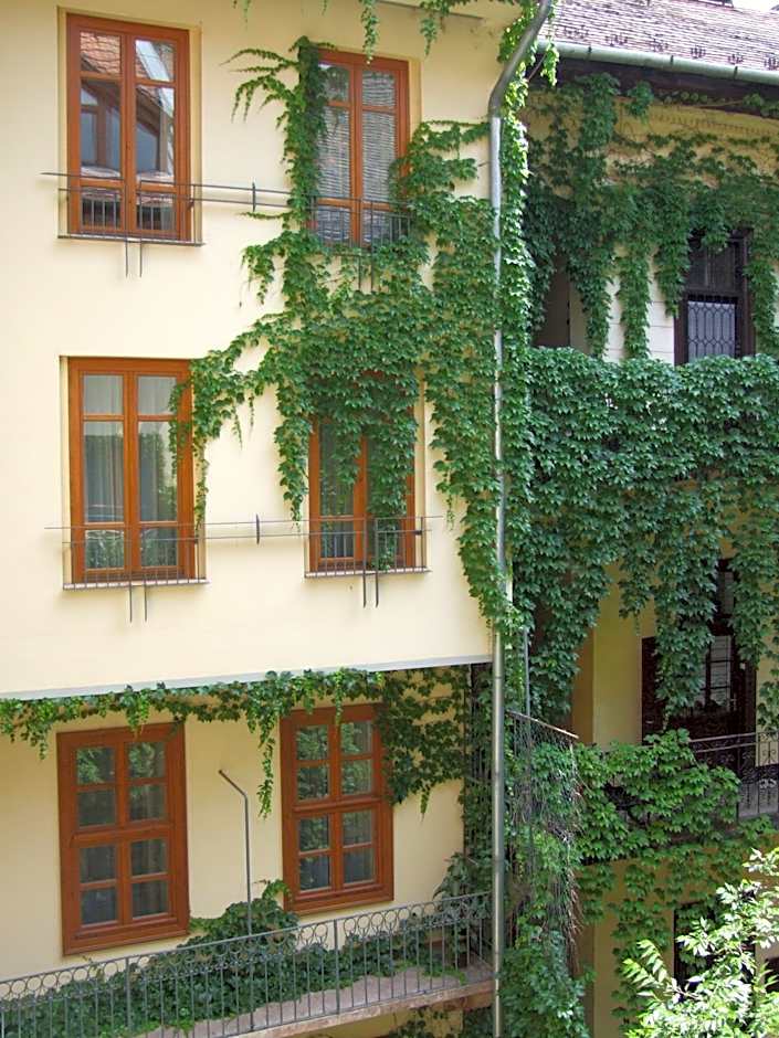 Casati Budapest Hotel
