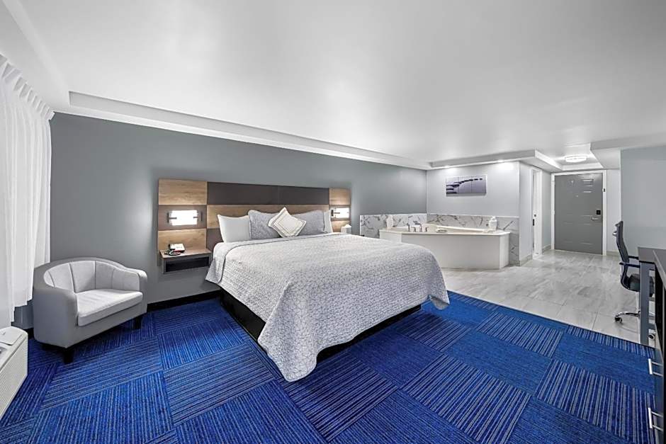 Admiralty Inn & Suites - a Red Collection Hotel