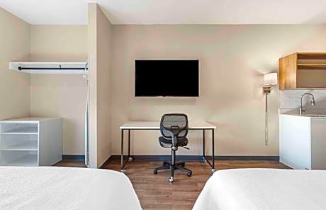 Ideal Studio 2 Queen Beds Nonsmkng