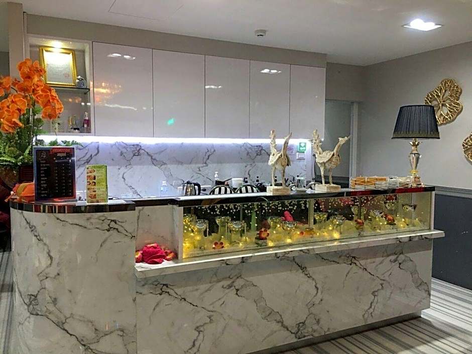 Top High Airport Link Hotel