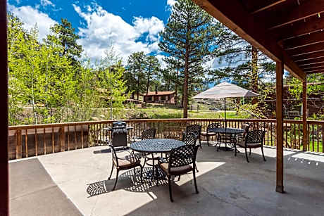 Ponderosa Lodge