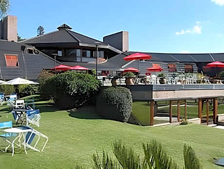 Portal del Lago Hotel