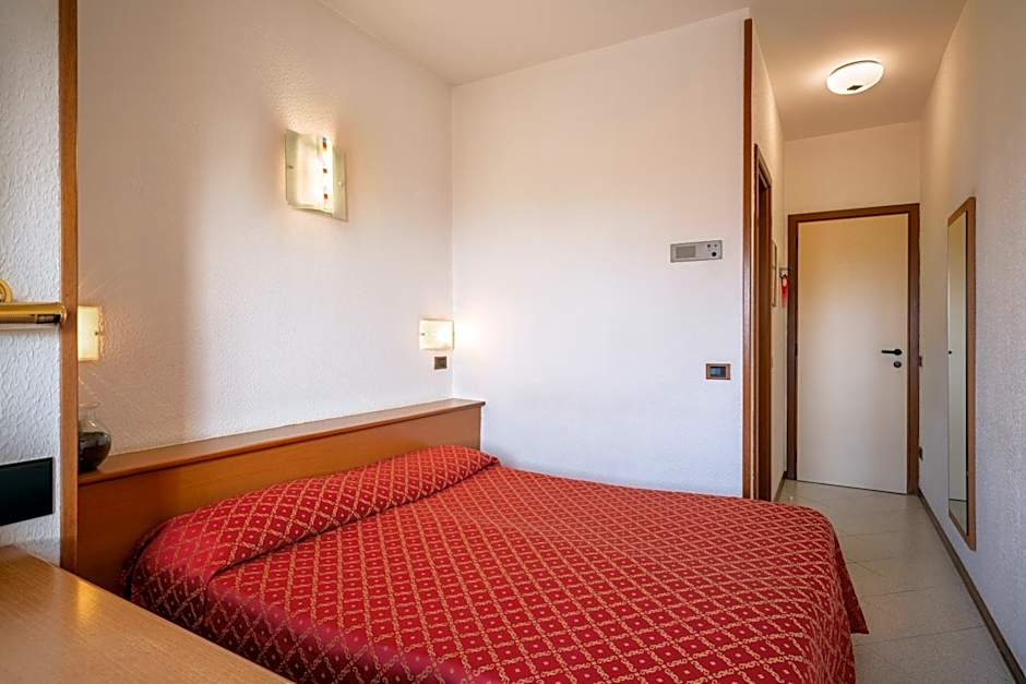Hotel Careni Villa Italia