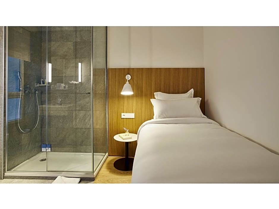 9Hotel Republique