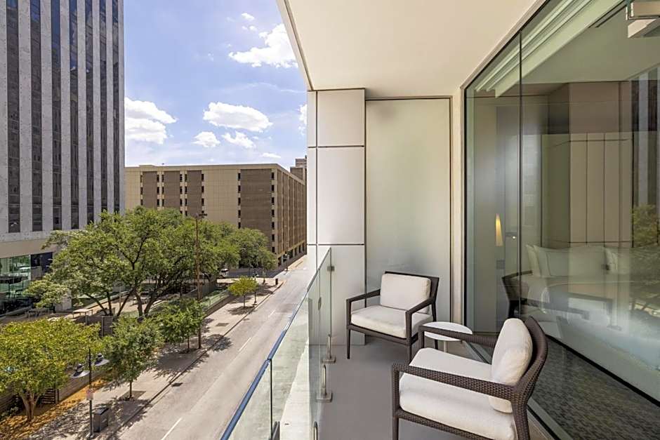 The Statler Dallas, Curio Collection By Hilton