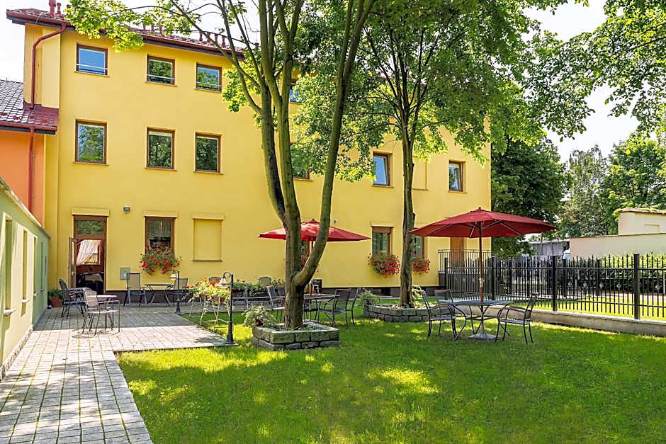 HOTEL I RESTAURACJA BROCHÓW