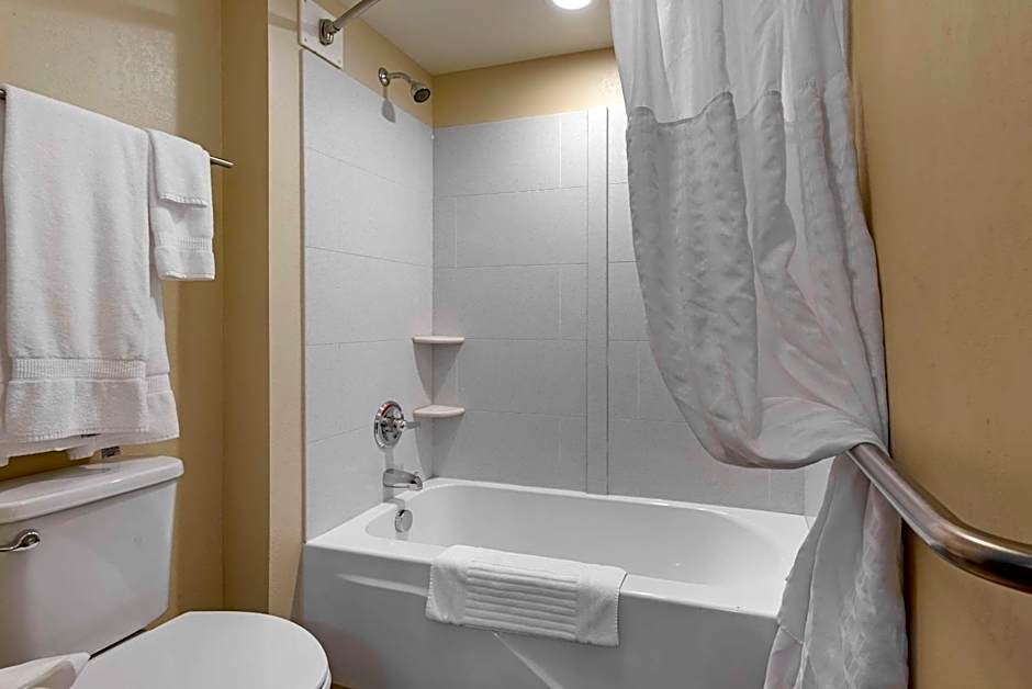 Comfort Inn & Suites Wilkes-Barre