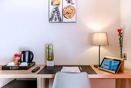 FAMILY ROOM WITH TERRACE (2 ADULTS + 2 CHILDREN)