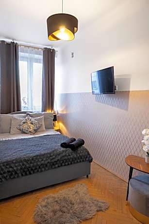 Standard Double Room with Shared Bathroom