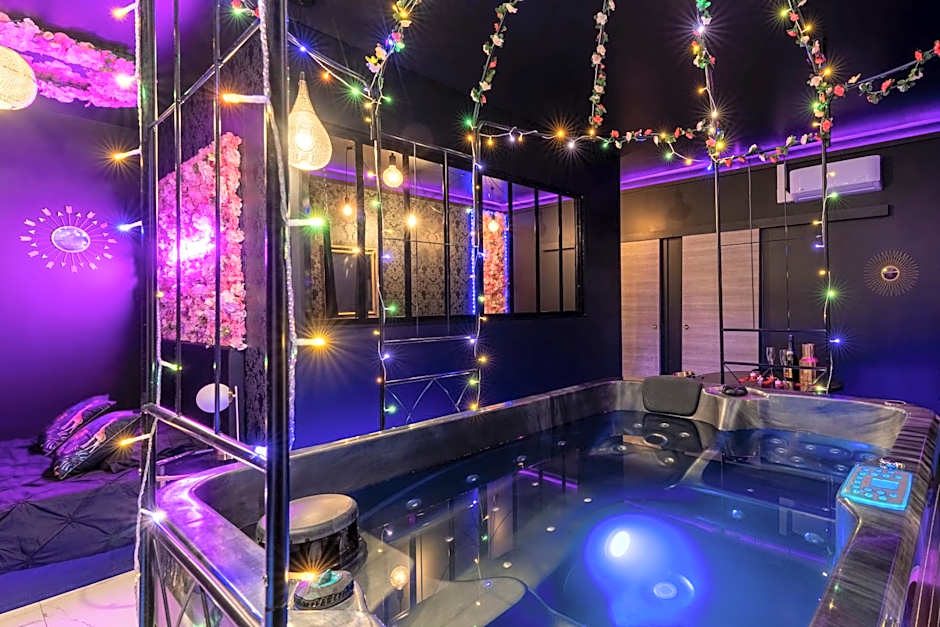 Sweet SECRET'S JACUZZI