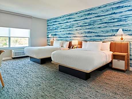 Studio with Two Queen Beds - Hearing Accessible