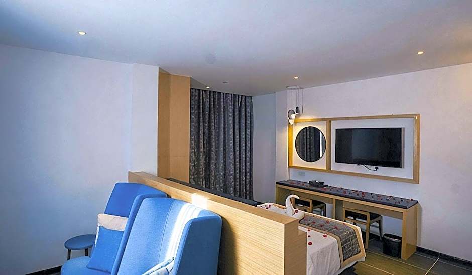 TSR SeaFront Hotel