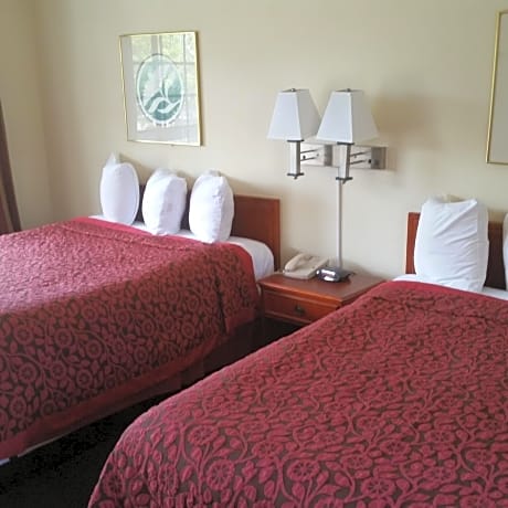 Queen Room with Two Queen Beds - Non-Smoking