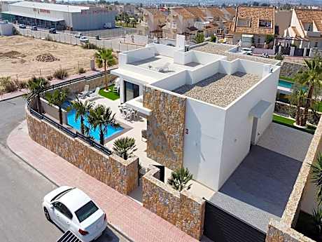 Modern Villa Near Guardamar