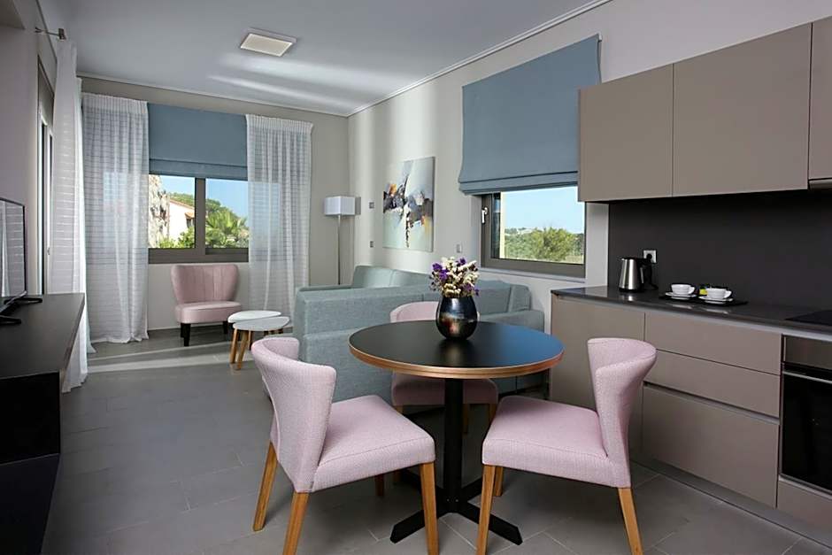 Lagouvardos Village Hotel