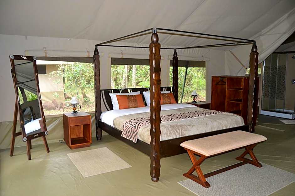 Exploreans Mara River Camp