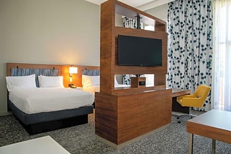 2 Queen Beds Studio Suite Nonsmoking