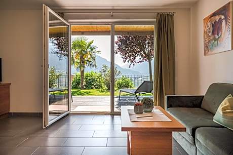 One-Bedroom Apartment with Balcony/Terrace