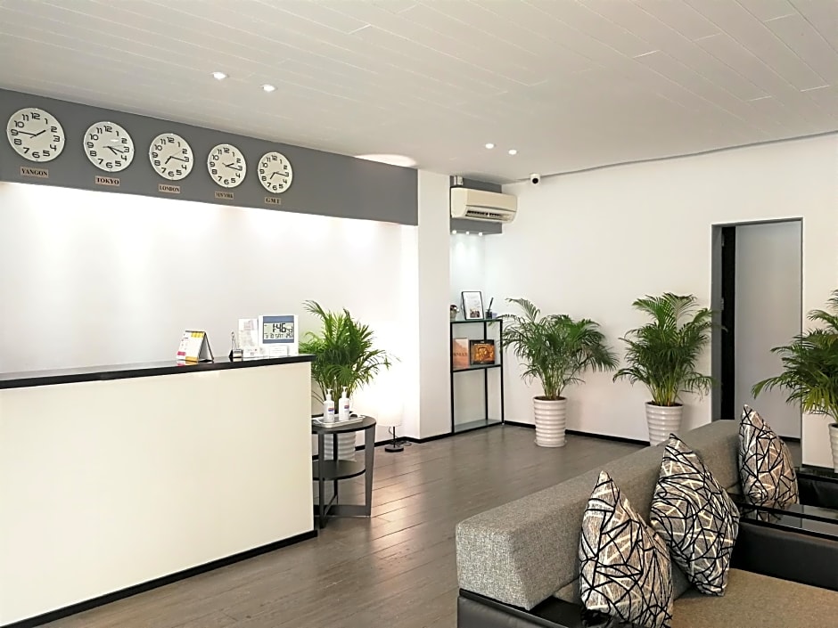 YAMA HOTEL & ROOFTOP BAR