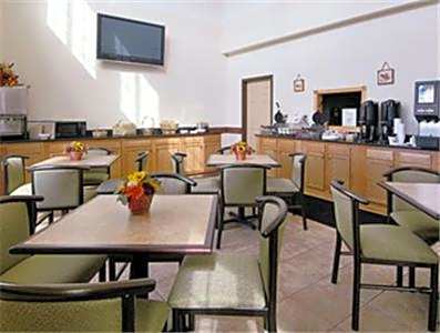 Super 8 by Wyndham Bowling Green North