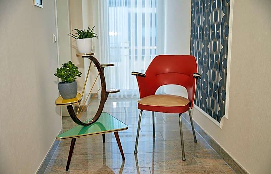 Bernstein Hotel "50`s Seaside Motel"