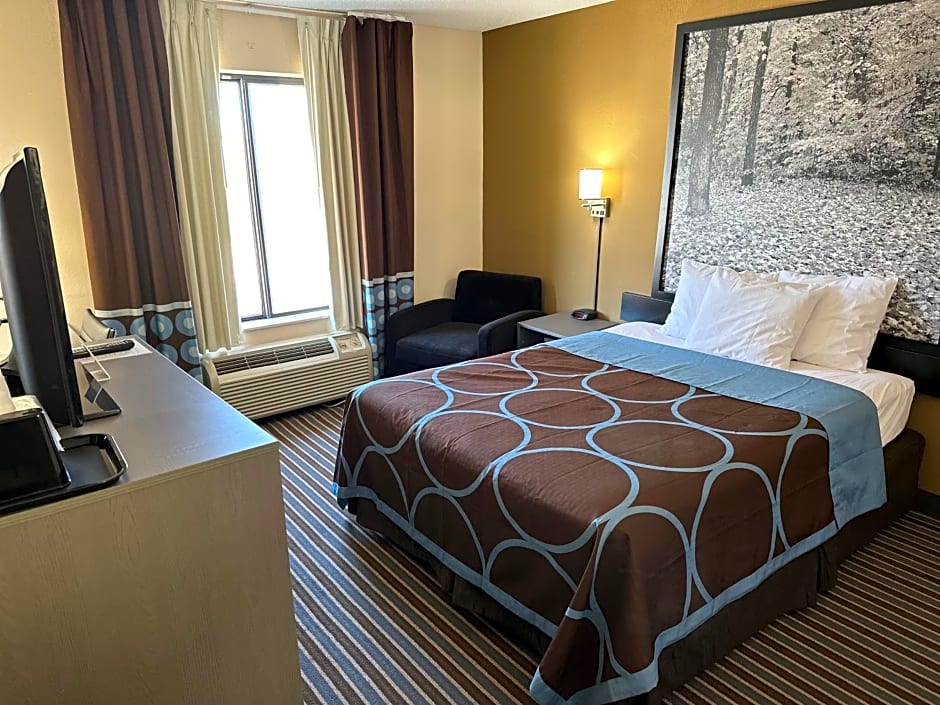 Super 8 by Wyndham Columbia Clark Lane