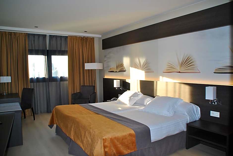 Zdjęcie 1 z 50 — Brea's Hotel