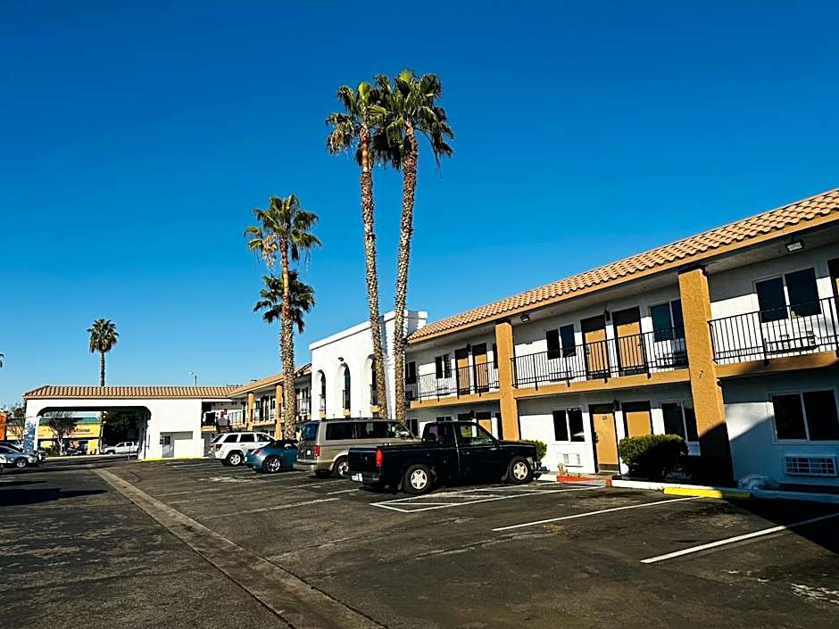 Casa Blanca Express & Suites Cypress Buena Park - Anaheim Area