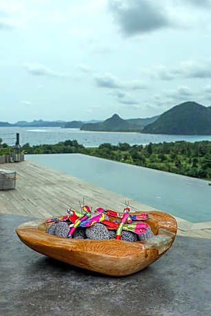 Seven Havens Residence