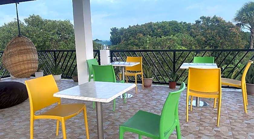 Traditional Filipino Home near 100 Islands Wharf