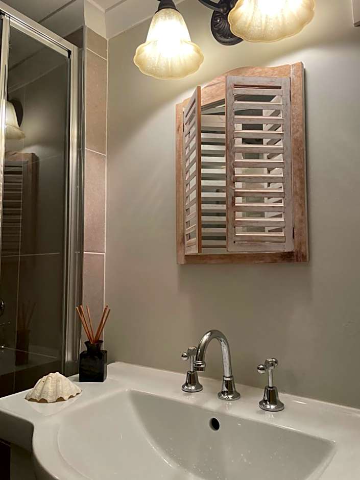 Churchill's B&B twin spa getaway Studio