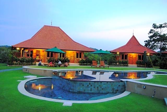 Three Monkeys Villas