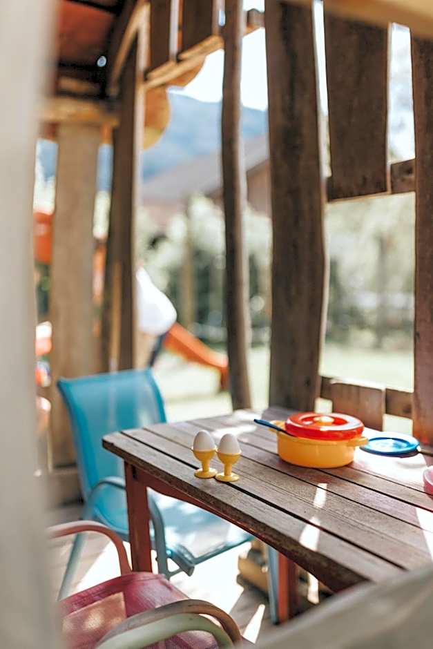 Residence Obermoarhof - Family Apartments with Pool & Playground