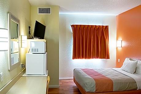 1 Queen Bed | Suite, Non-Smoking, Hot Tub