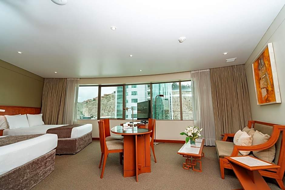 Suites Camino Real