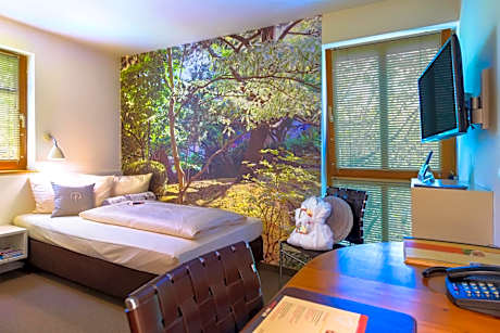 Small Single Room