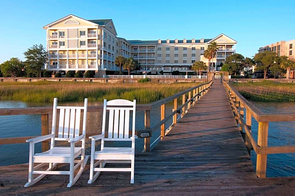 Courtyard by Marriott Charleston Waterfront