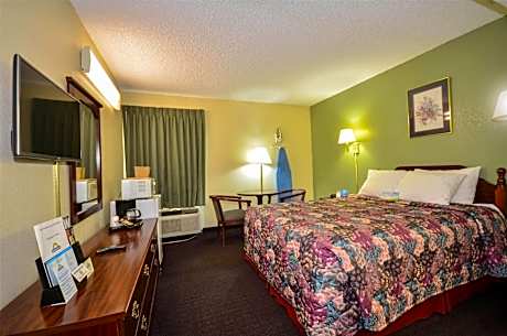 Deluxe King Room - Non-Smoking