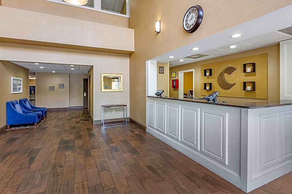 Comfort Suites At The University
