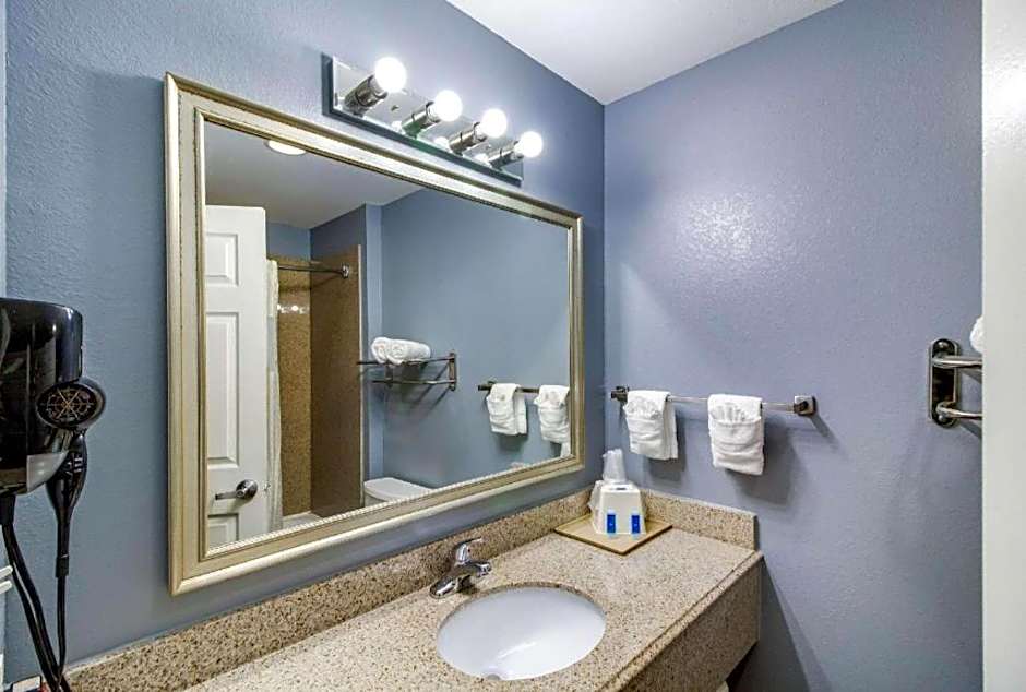 Rodeway Inn & Suites Port Arthur - Groves