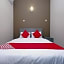 Super OYO 43935 Mancalin Hotel